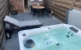 Holiday House With Private Jaccuzi - Leuven City Center